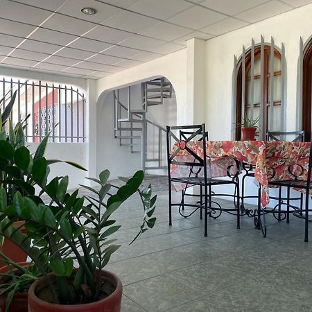 Casa Robles - Your Stay Near Airport มานากัว ภายนอก รูปภาพ