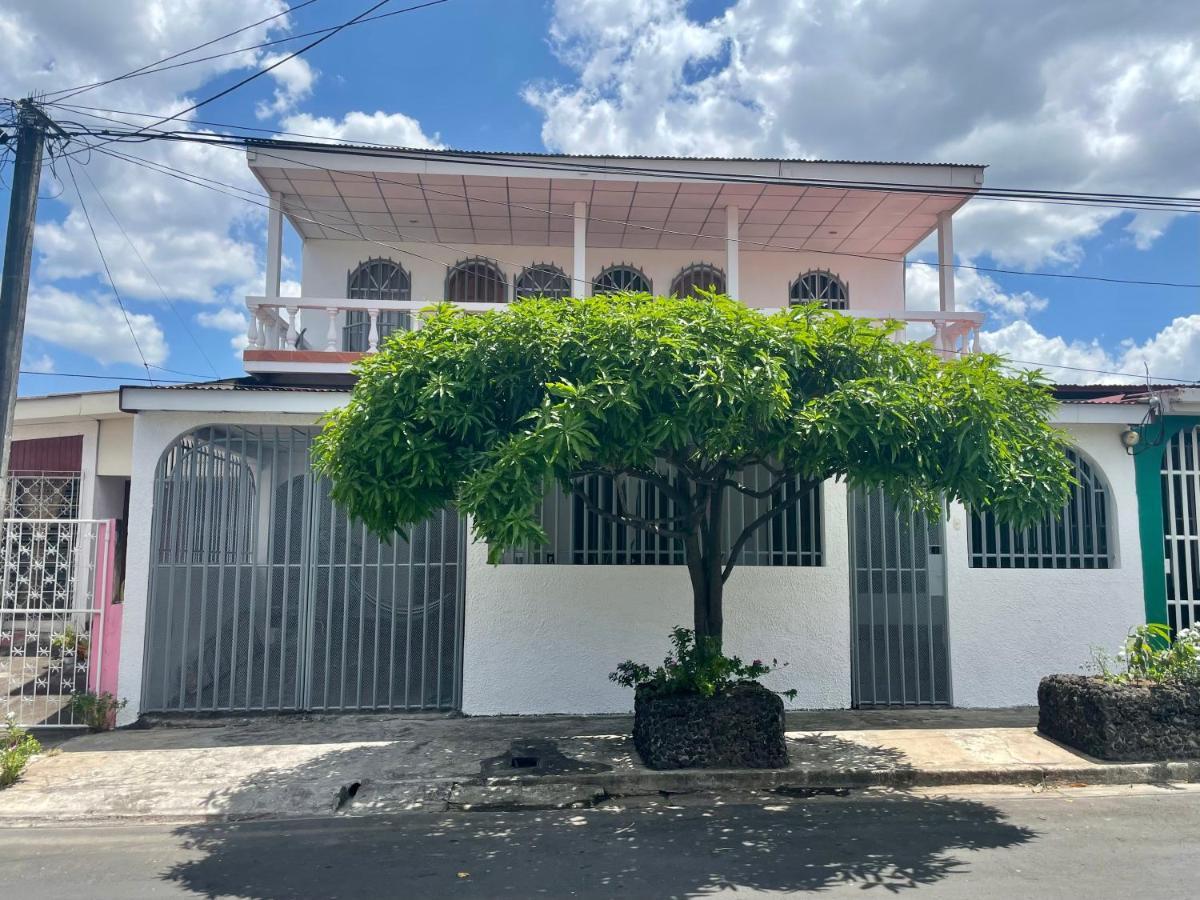 Casa Robles - Your Stay Near Airport มานากัว ภายนอก รูปภาพ