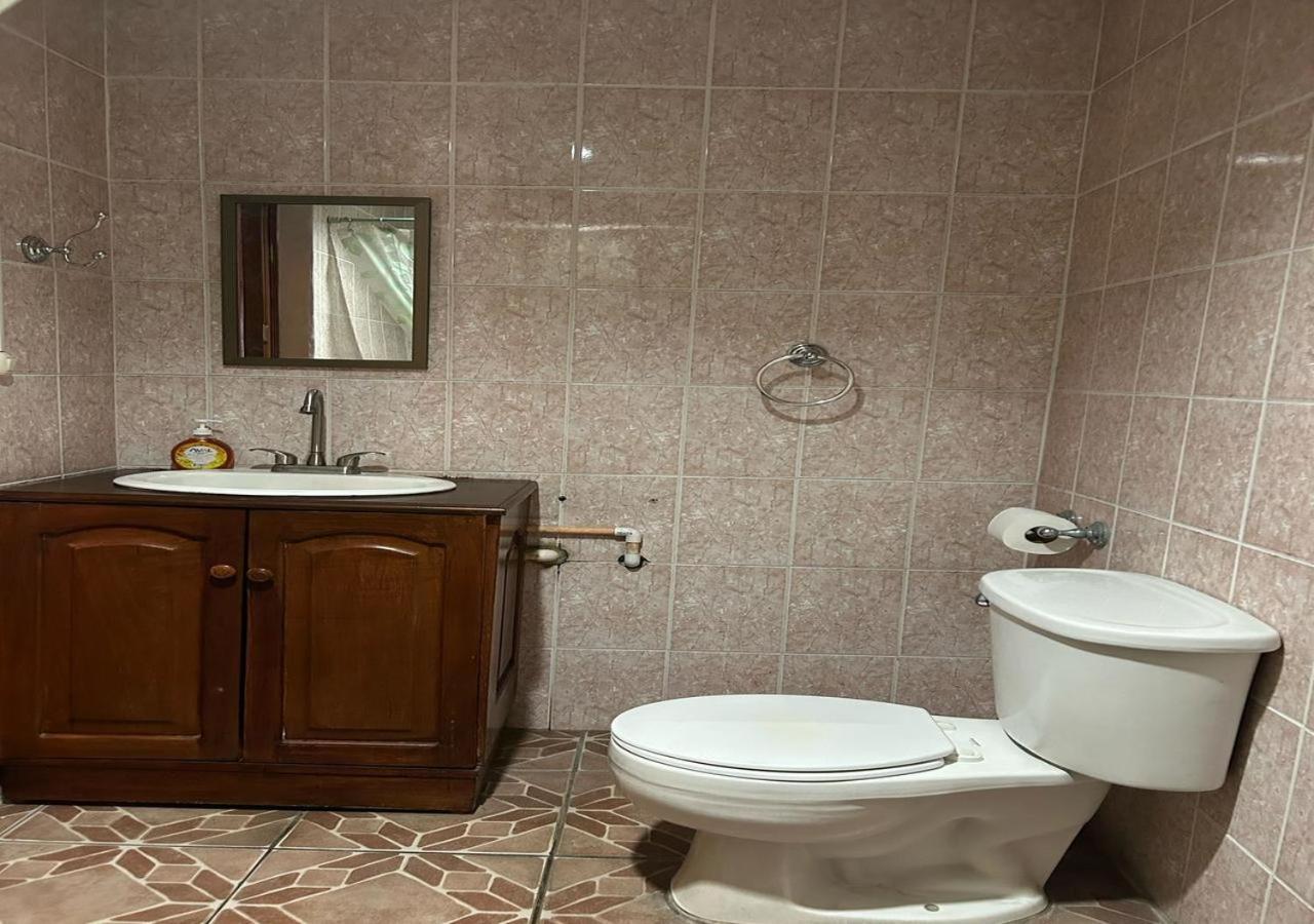 Casa Robles - Your Stay Near Airport มานากัว ภายนอก รูปภาพ