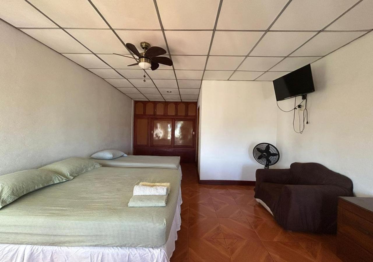 Casa Robles - Your Stay Near Airport มานากัว ภายนอก รูปภาพ