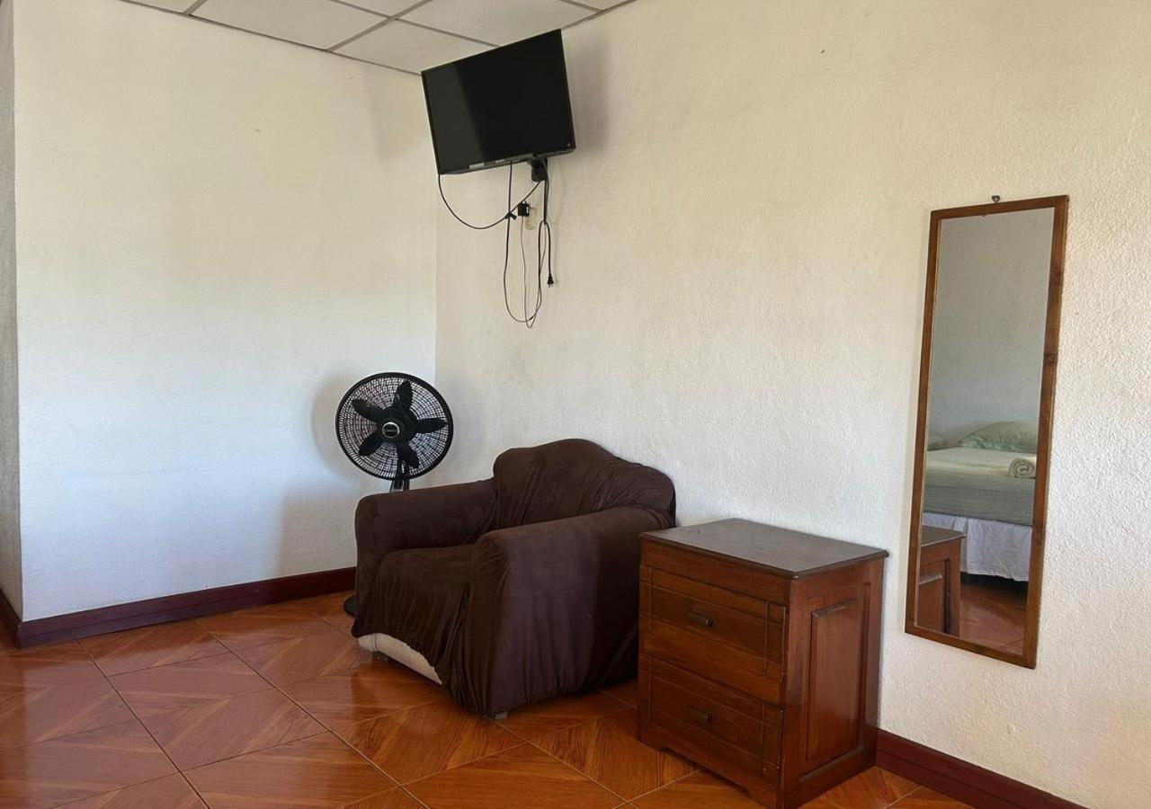 Casa Robles - Your Stay Near Airport มานากัว ภายนอก รูปภาพ
